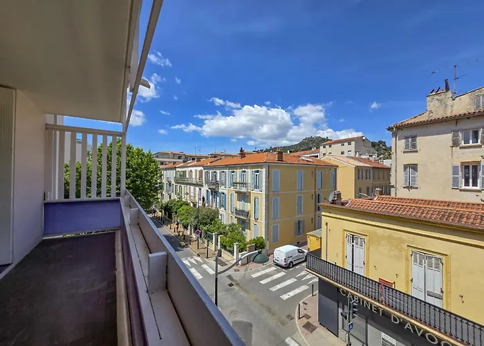 L'heure Sud T3 T3 Clim Avec Garage Au Centre-ville Hyères